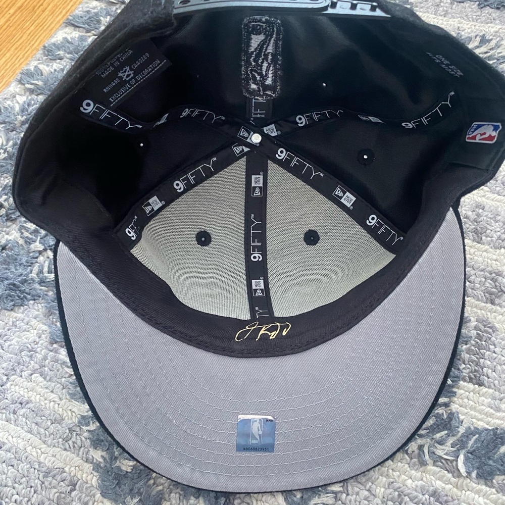 Black Snapback Cap NWT - image 2